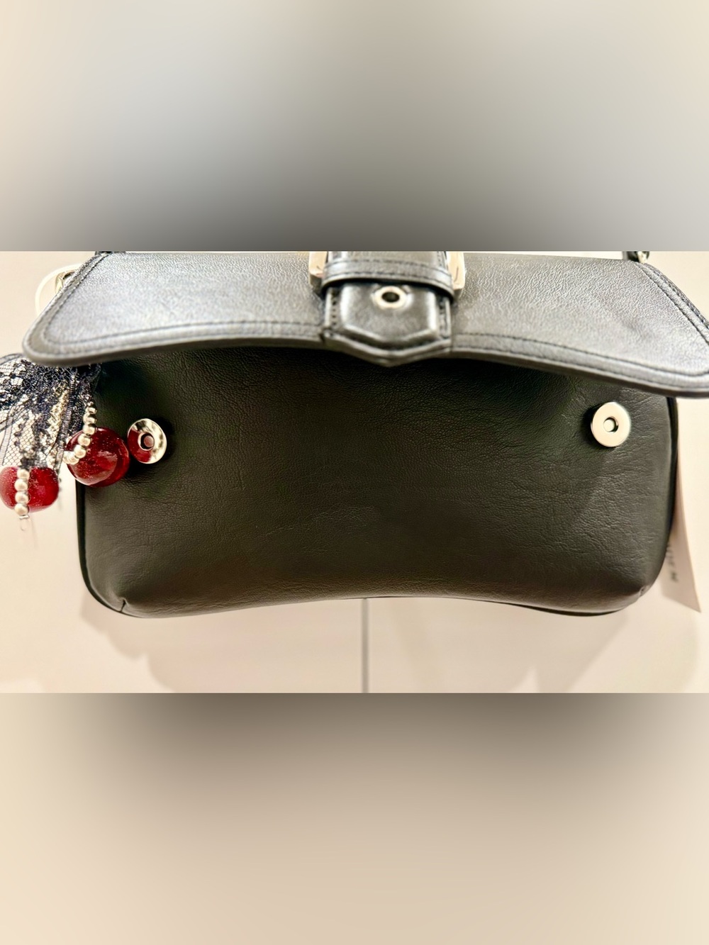 NWT Steve Madden Black Baguette Shoulder Bag w/ Cherry Charm - Picture 6 of 11